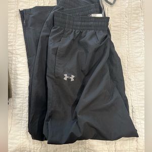 Men's Large Black Under Armour Wind pants EUC
